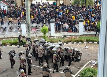 Demo Bengkulu Memanas, Gerakan Indonesia Cemas Bacakan 8 Tuntutan, DPRD Provinsi Bengkulu Digeruduk Massa