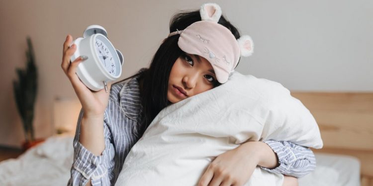 5 Kebiasaan Malam Hari yang Tanpa Sadar Bikin Susah Tidur