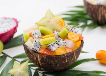 Tren Makanan Sehat: Salad Buah, Smoothie Bowl, dan Jamu Modern