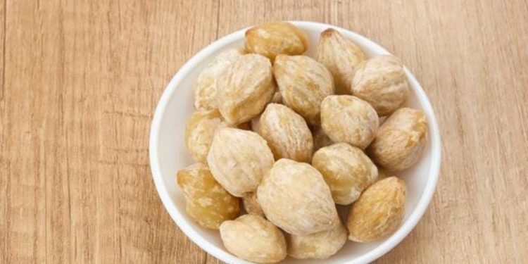 Cara Membuat Minyak Kemiri di Rumah dengan Mudah dan Praktis