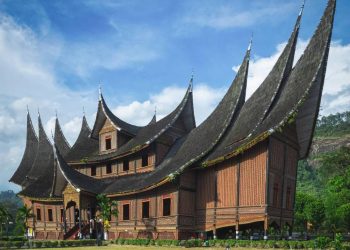 Menjelajah Wisata Budaya dan Sejarah di Sumatra Barat: Jejak Tradisi Minang yang Mendunia