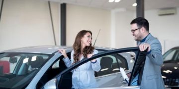 Tips Membeli Mobil Hatchback Pertama untuk Pemula Agar Tidak Salah Pilih