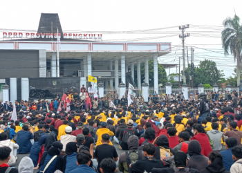 Ribuan Mahasiswa Geruduk DPRD Provinsi Bengkulu, Suarakan 14 Tuntutan Nasional