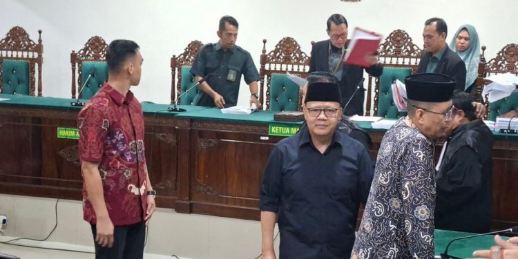 Rohidin Mersyah dan Dua Terdakwa Korupsi Gratifikasi Bengkulu Sepakat Tak Banding