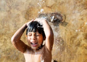 Cacar Air pada Anak, Hindari Mitos Larangan Mandi