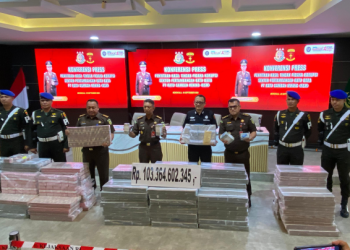 Menggunung! Ini Penampakan Uang Rp103 Miliar di Aula Kejati Bengkulu, Bukti Sitaan Korupsi Pertambangan Batu Bara