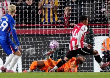 Gol Telat Fabio Carvalho Gagalkan Kemenangan Chelsea atas Brentford