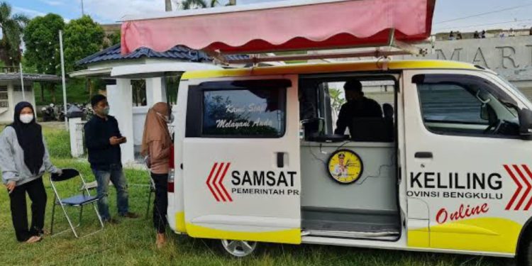 Geger di Curup Timur, Mobil Ayah Diamuk Massa Usai Diteriaki Anak karena WIL