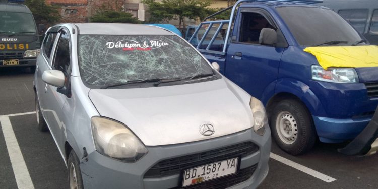 Geger di Curup Timur, Mobil Ayah Diamuk Massa Usai Diteriaki Anak karena WIL