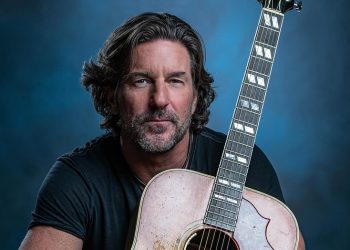 Brett James, Penulis Lagu Peraih Grammy, Tewas dalam Kecelakaan Pesawat