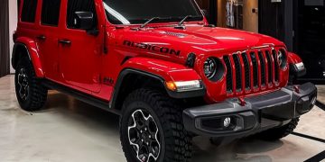 SUV Ikonik Jeep Wrangler 4-Door Rubicon Dinobatkan ‘Best All Rounder Car 2025’
