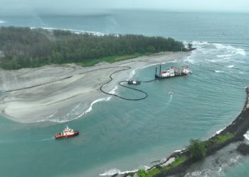 Keruk Lagi, Keruk Lagi… Mengapa Sedimentasi Pulau Baai Tak Pernah Usai?