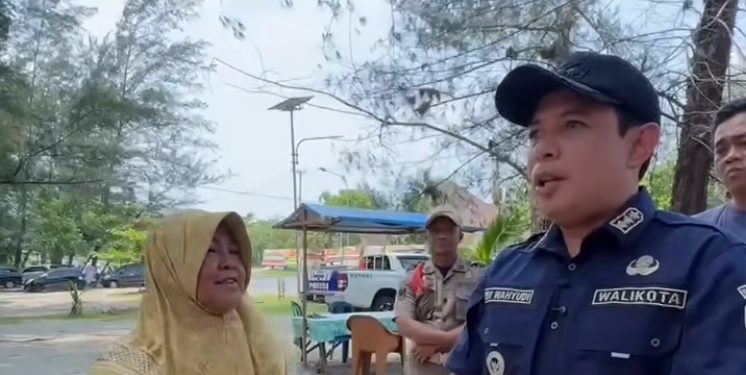 Pungli Viral di Pantai Panjang, Pemkot Bengkulu Jawab dengan Bangun Gazebo Gratis