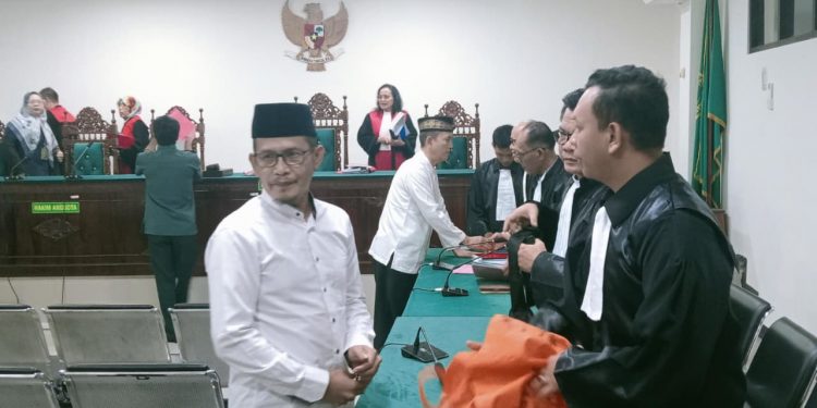 Kasus Korupsi Pemotongan Honorarium, Eks Bendahara dan Kasatpol PP Dituntut 6,5 Tahun Penjara