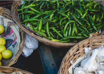 Harga Pangan Stabil, Cabai Merah hingga Daging Ayam Turun di Pasar Nasional