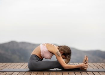 Yoga untuk Pemula: 5 Gerakan yang Bantu Redakan Stres