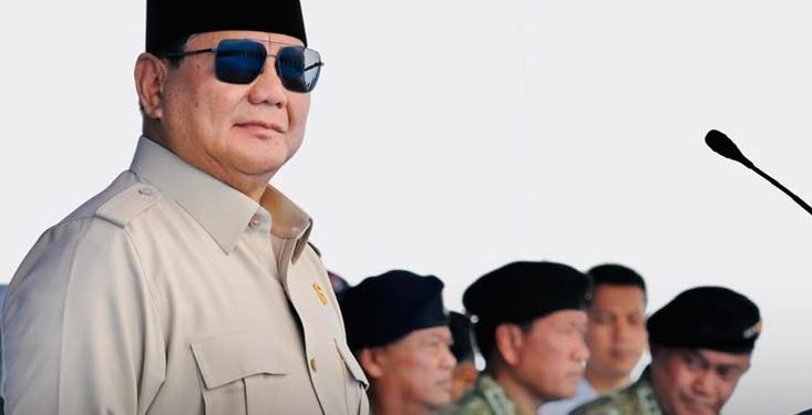 Aksi 80 Penerjun TNI Warnai Upacara di Monas, Presiden Prabowo Beri Apresiasi Meriah