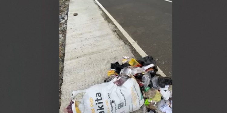 Jalan Baru Ring Road Kepahiang Jadi Sasaran Pembuangan Sampah, Pemkab Siapkan Denda