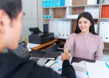 Strategi Jitu Agar Tidak Gugup Saat Wawancara Kerja, Dijamin Makin Percaya Diri!