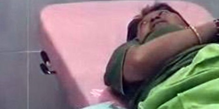 Heboh di Pasar Kepahiang! Emak-Emak Melahirkan di WC Umum, Warga Langsung Evakuasi ke RS