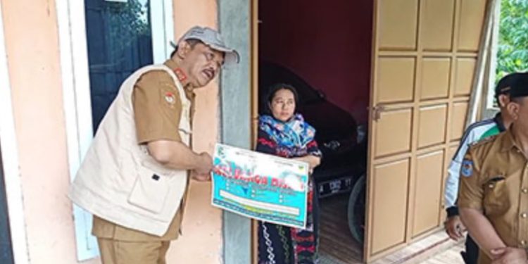 Penerima Bansos Punya Mobil dan Rumah Mewah, Dinsos Kepahiang Tempel Stiker ‘Keluarga Miskin