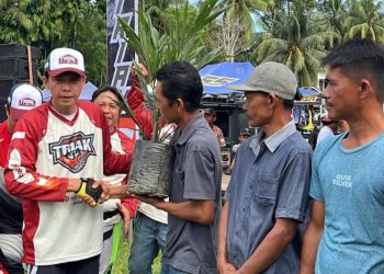 Bupati Kaur Realisasikan Janji, Warga Mulai Terima Bibit Sawit Gratis