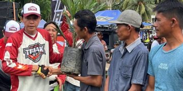 Bupati Kaur Realisasikan Janji, Warga Mulai Terima Bibit Sawit Gratis