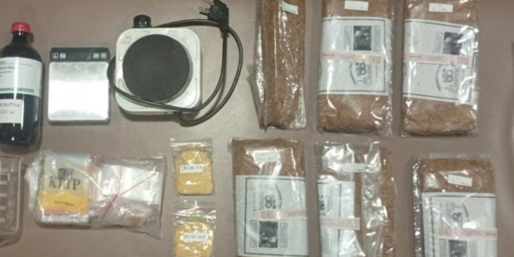 Transaksi via Media Sosial, Polisi Bongkar Pabrik Tembakau Sintetis Sita 843 Gram Barang Bukti