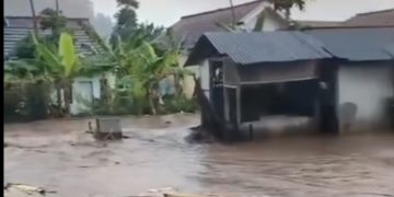 Jembatan Liar Perparah Banjir Bandang, Ratusan Rumah di Garut Terendam Air Setinggi 1 Meter