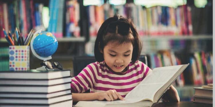 Era Digital Bukan Halangan! Begini Cara Menumbuhkan Minat Baca Anak