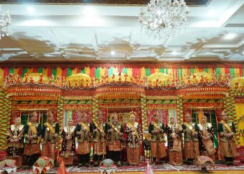 Danrem Jatmiko Ariyanto Sandang Gelar Adat Rio Stanggai Panjang