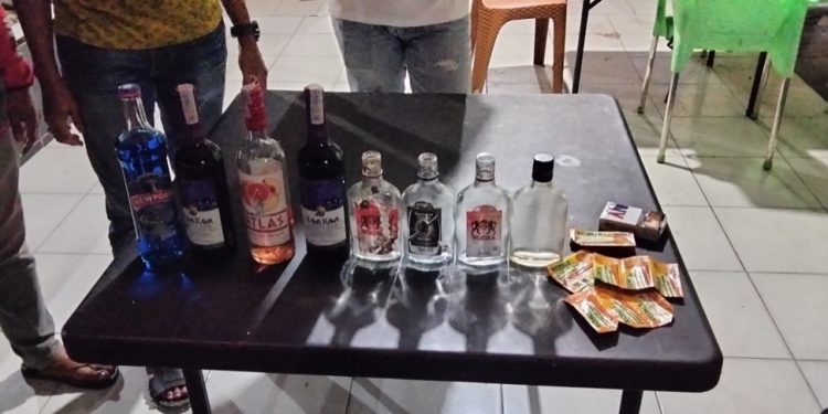 Asyik Tenggak Miras dan Samcodin di Sawah, 15 Remaja Diciduk Polisi