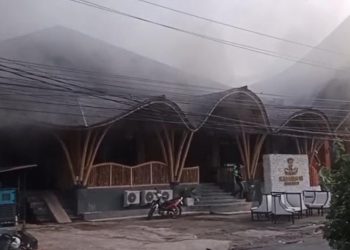 Kebakaran Restoran Kabayan Bengkulu: Damkar Bergerak Cepat, Ini Pemicunya
