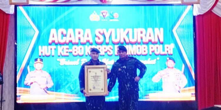 Kapolda Bengkulu Dianugerahi Warga Kehormatan di Momen HUT Brimob ke-80