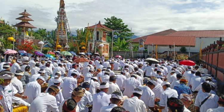 Ratusan Umat Padati Pura Dharma Yatra, Galungan di Bengkulu Utara Berlangsung Sakral dan Harmonis