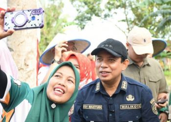Nomor Pribadi Dibuka untuk Umum, Walikota Bengkulu Jawab Keluhan Warga via WhatsApp