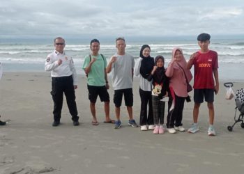 Patroli Polisi Perketat Keamanan Wisata di Pantai Panjang, Liburan Wisatawan Kini Lebih Nyaman