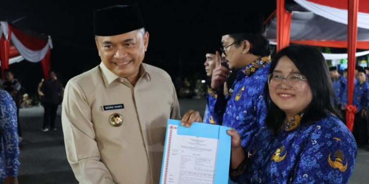 Setelah Penantian Panjang, 609 PPPK Benteng Akhirnya Dilantik Malam Hari