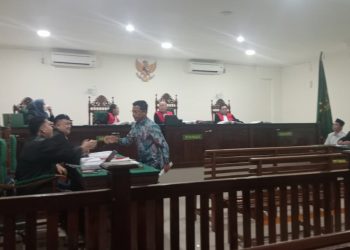 Fee 15 Persen Dibongkar di Persidangan, Eks Bupati Kopli Disorot Hakim