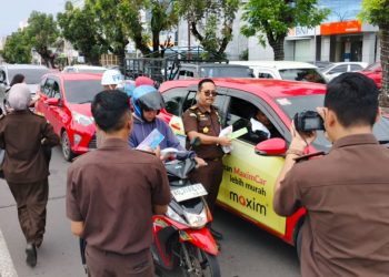 Peringatan Hakordia 2025! Ratusan Kaos dan Stiker Dibagikan, Kejati Bengkulu Tegaskan Komitmen Berantas Korupsi