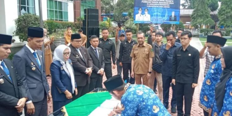 307 PPPK Resmi Dilantik, 18 Gugur: Bupati Fikri Tegaskan Disiplin Tanpa Kompromi