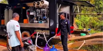 Brimob Polda Bengkulu Terjunkan Mobil Water Treatment ke Agam, Pastikan Air Bersih bagi Korban Bencana