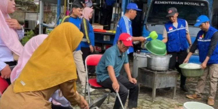 Pemkab Rejang Lebong Buka Dapur Umum, Respons Cepat Bantu Warga Terdampak Banjir Air