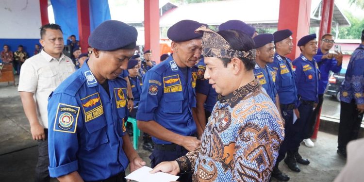 PPPK Damkar Dilantik, Wali Kota Serahkan Armada Baru