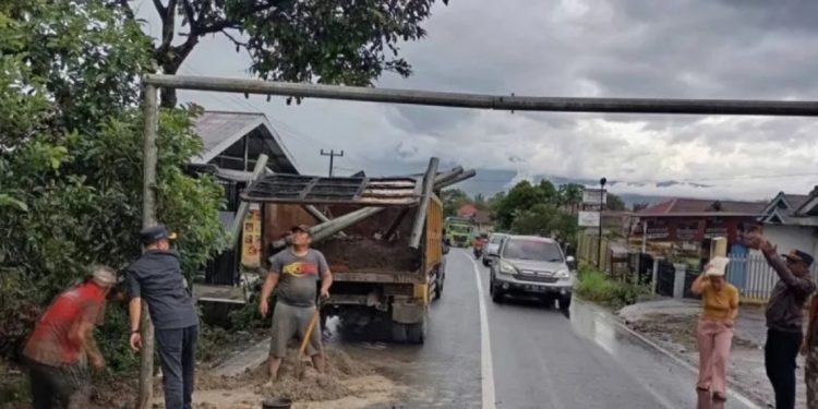 Kendaraan Overtonase Dibatasi, 3 Jalan Kabupaten Rejang Lebong Dipasangi Portal