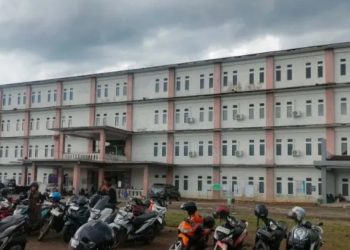 Banjir Rendam Rawa Makmur, Polisi Tutup Akses Jalan Lintas Barat Sumatera