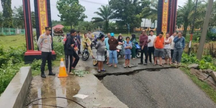 Pemkab Mukomuko Tetapkan Tanggap Darurat 14 Hari, Jembatan Darurat Mulai Dibangun