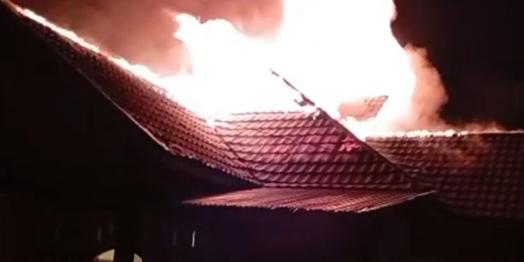 Rumah Dosen UIN FAS Bengkulu Terbakar, Api Juga Hanguskan Kandang Ayam