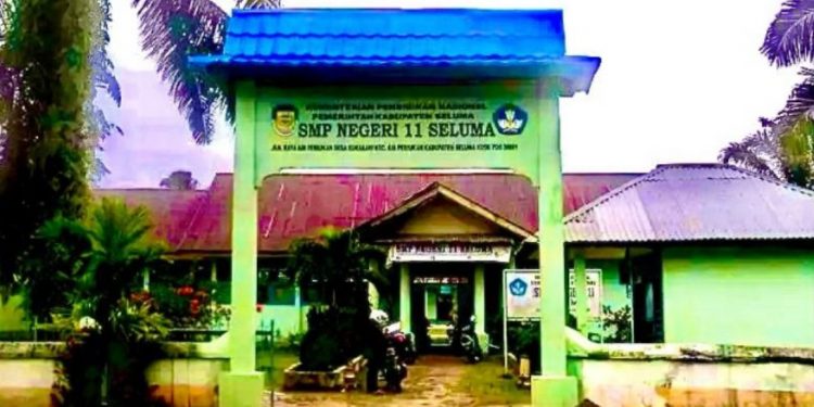 Rapor Diduga Ditahan, Orang Tua Murid SMPN 11 Seluma Mengadu ke Media Sosial