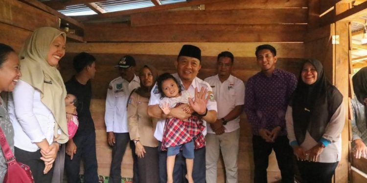 2 Anak Diduga Stunting, Wabup Seluma Bawa Dokter dan Bantuan Gizi ke Desa Talang Rami